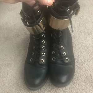Combat boots